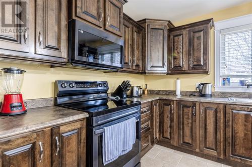 25-27 Rich'S Place, Conception Bay South, NL - Indoor Photo Showing Kitchen