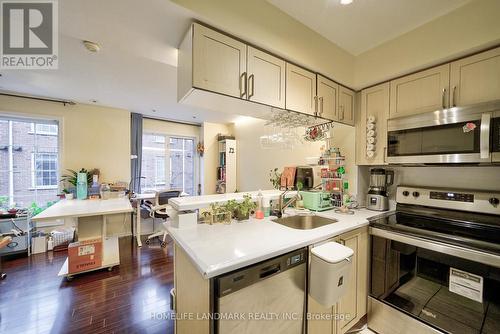 643 - 3 Everson Drive, Toronto, ON - Indoor Photo Showing Kitchen