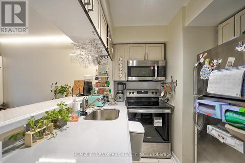 643 - 3 Everson Drive, Toronto, ON - Indoor Photo Showing Kitchen