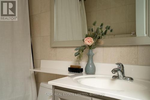 1002 - 319 Merton Street, Toronto, ON - Indoor Photo Showing Bathroom