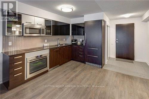 1101 - 5168 Yonge Street, Toronto, ON - Indoor Photo Showing Kitchen