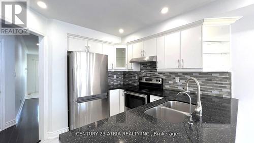 2 Bestview Crescent, Vaughan, ON - Indoor Photo Showing Kitchen With Double Sink With Upgraded Kitchen