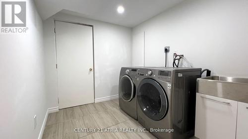 2 Bestview Crescent, Vaughan, ON - Indoor Photo Showing Laundry Room