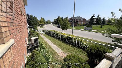 2 Bestview Crescent, Vaughan, ON - Outdoor