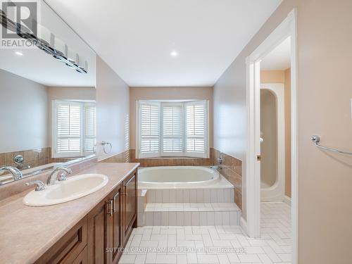 233 Mullen Drive, Vaughan, ON - Indoor Photo Showing Bathroom