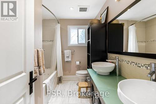 1605 Calverton Court, Mississauga, ON - Indoor Photo Showing Bathroom