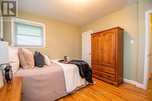 5 Armour Court, Kawartha Lakes (Lindsay), ON - Indoor Photo Showing Bedroom