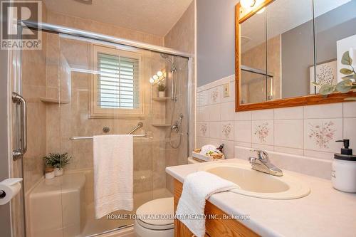 5 Armour Court, Kawartha Lakes (Lindsay), ON - Indoor Photo Showing Bathroom