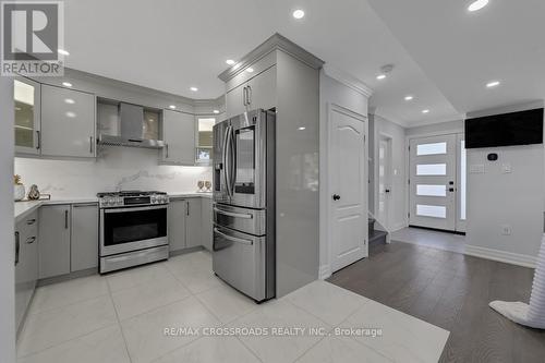 132 Marcos Boulevard, Toronto, ON - Indoor Photo Showing Kitchen