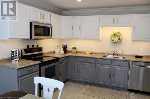 26 Winding Woods Crescent, London, ON - Indoor Photo Showing Kitchen With Double Sink