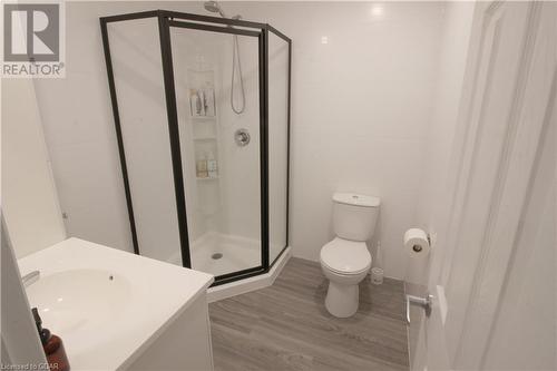 96 Elliot Avenue E, Fergus, ON - Indoor Photo Showing Bathroom