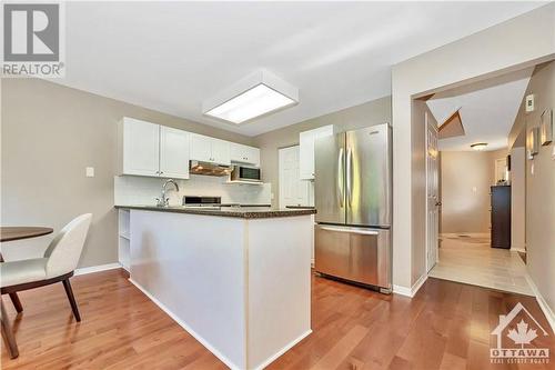 27 Steggall Crescent, Stittsville, ON - Indoor Photo Showing Kitchen