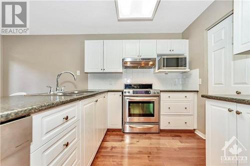 27 Steggall Crescent, Stittsville, ON - Indoor Photo Showing Kitchen