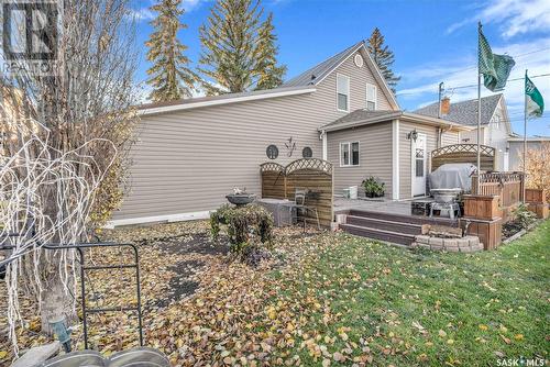 223 Railway Avenue, Vibank, SK - Outdoor With Deck Patio Veranda