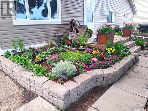 223 Railway Avenue, Vibank, SK - Outdoor With Deck Patio Veranda