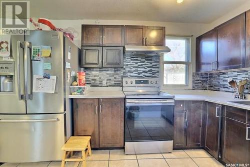 1325 Arthur Street, Regina, SK - Indoor Photo Showing Kitchen With Stainless Steel Kitchen