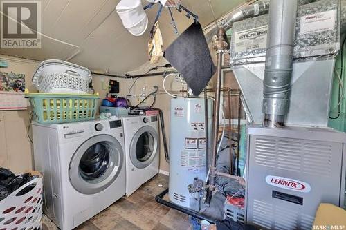 1325 Arthur Street, Regina, SK - Indoor Photo Showing Laundry Room