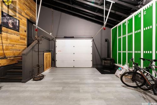 4869 Upson Road, Regina, SK - Indoor Photo Showing Garage