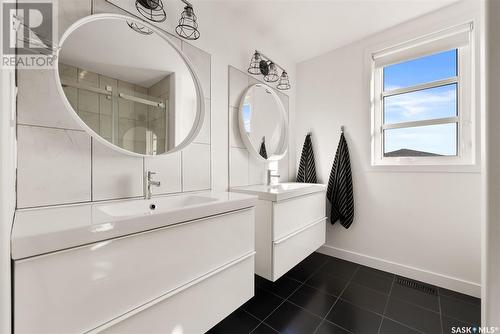 4869 Upson Road, Regina, SK - Indoor Photo Showing Bathroom