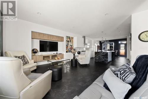 4869 Upson Road, Regina, SK - Indoor Photo Showing Living Room