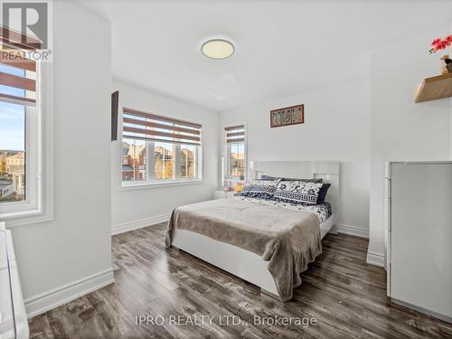 346 Landsborough Avenue, Milton, ON - Indoor Photo Showing Bedroom