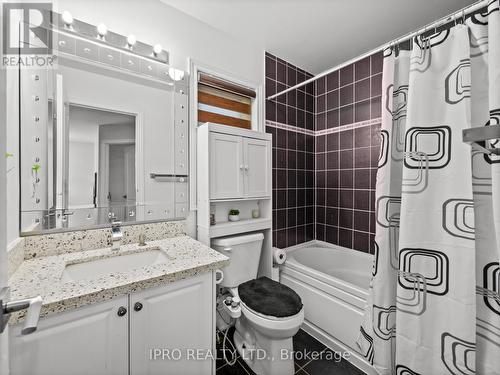 346 Landsborough Avenue, Milton, ON - Indoor Photo Showing Bathroom