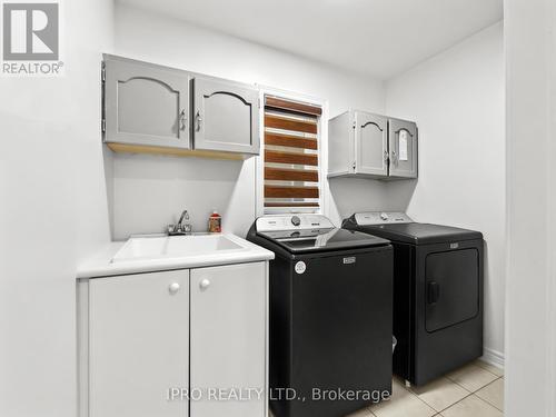 346 Landsborough Avenue, Milton, ON - Indoor Photo Showing Laundry Room