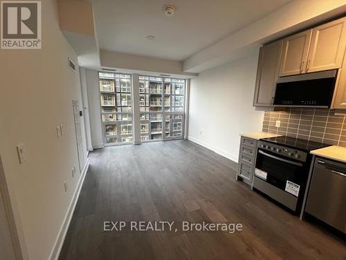 533 - 2343 Khalsa Gate, Oakville, ON - Indoor Photo Showing Kitchen