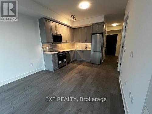 533 - 2343 Khalsa Gate, Oakville, ON - Indoor Photo Showing Kitchen With Stainless Steel Kitchen