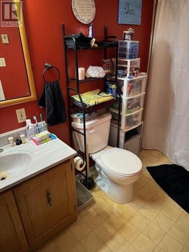 307 Ambridge, Iroquois Falls, ON - Indoor Photo Showing Bathroom