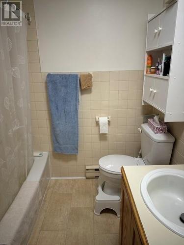 727 Ambridge Drive, Iroquois Falls, ON - Indoor Photo Showing Bathroom