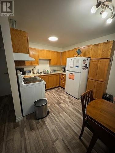 727 Ambridge Drive, Iroquois Falls, ON - Indoor Photo Showing Kitchen With Double Sink