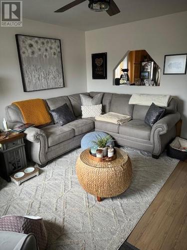 727 Ambridge Drive, Iroquois Falls, ON - Indoor Photo Showing Living Room