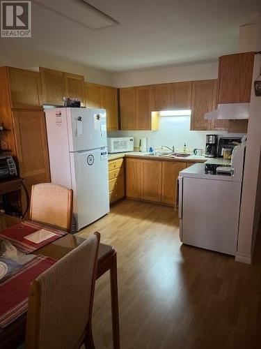 727 Ambridge Drive, Iroquois Falls, ON - Indoor Photo Showing Kitchen