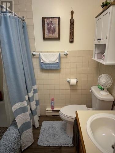 727 Ambridge Drive, Iroquois Falls, ON - Indoor Photo Showing Bathroom