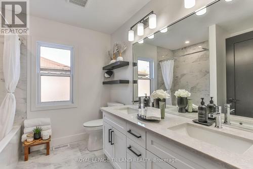 168 Hale Street, London, ON - Indoor Photo Showing Bathroom