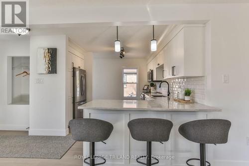 168 Hale Street, London, ON - Indoor Photo Showing Kitchen With Upgraded Kitchen