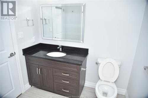 409 Thompson Avenue, Amherstburg, ON - Indoor Photo Showing Bathroom