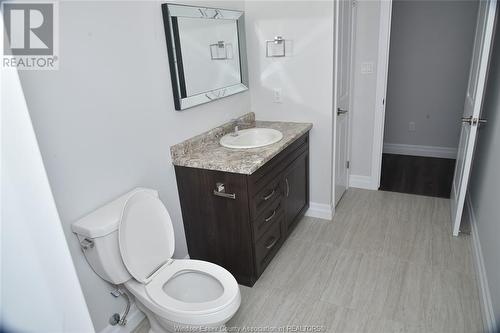 409 Thompson Avenue, Amherstburg, ON - Indoor Photo Showing Bathroom