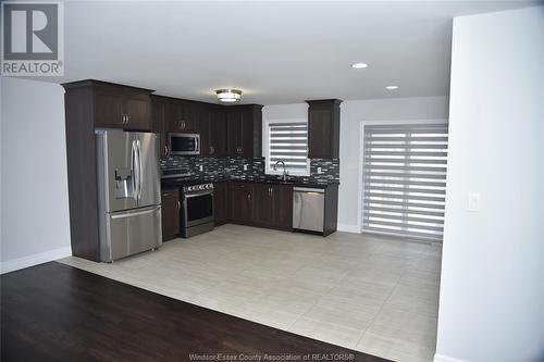 409 Thompson Avenue, Amherstburg, ON - Indoor Photo Showing Kitchen