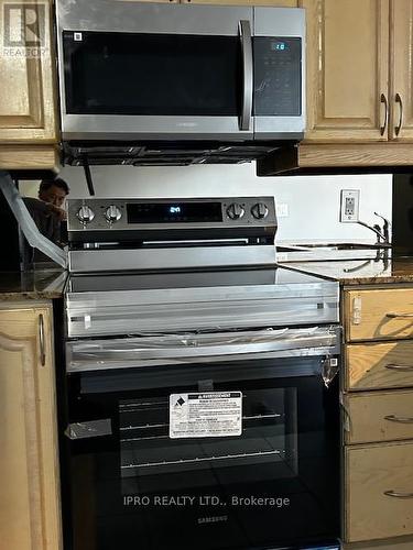 1702 - 4080 Living Arts Drive, Mississauga, ON - Indoor Photo Showing Kitchen