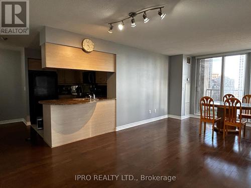 1702 - 4080 Living Arts Drive, Mississauga, ON - Indoor