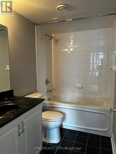 1702 - 4080 Living Arts Drive, Mississauga, ON - Indoor Photo Showing Bathroom