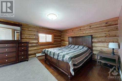 398 County Road 23 Road, Merrickville, ON - Indoor Photo Showing Bedroom