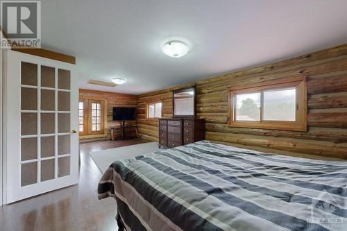 398 County Road 23 Road, Merrickville, ON - Indoor Photo Showing Bedroom