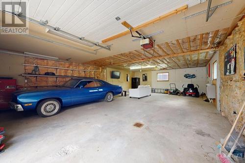 398 County Road 23 Road, Merrickville, ON - Indoor Photo Showing Garage