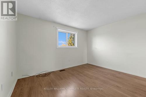 192 Golden Orchard Drive, Hamilton, ON - Indoor Photo Showing Other Room