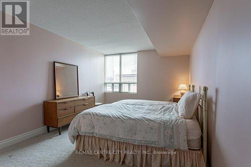 602 - 7 Picton Street, London, ON - Indoor Photo Showing Bedroom