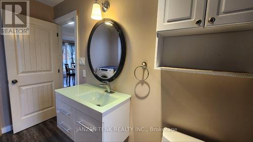 15 St Andrew Street, Aylmer (Ay), ON - Indoor Photo Showing Bathroom