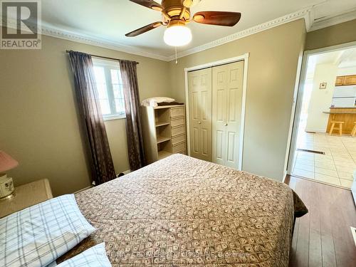 919 Highway 11, Fauquier-Strickland, ON - Indoor Photo Showing Bedroom